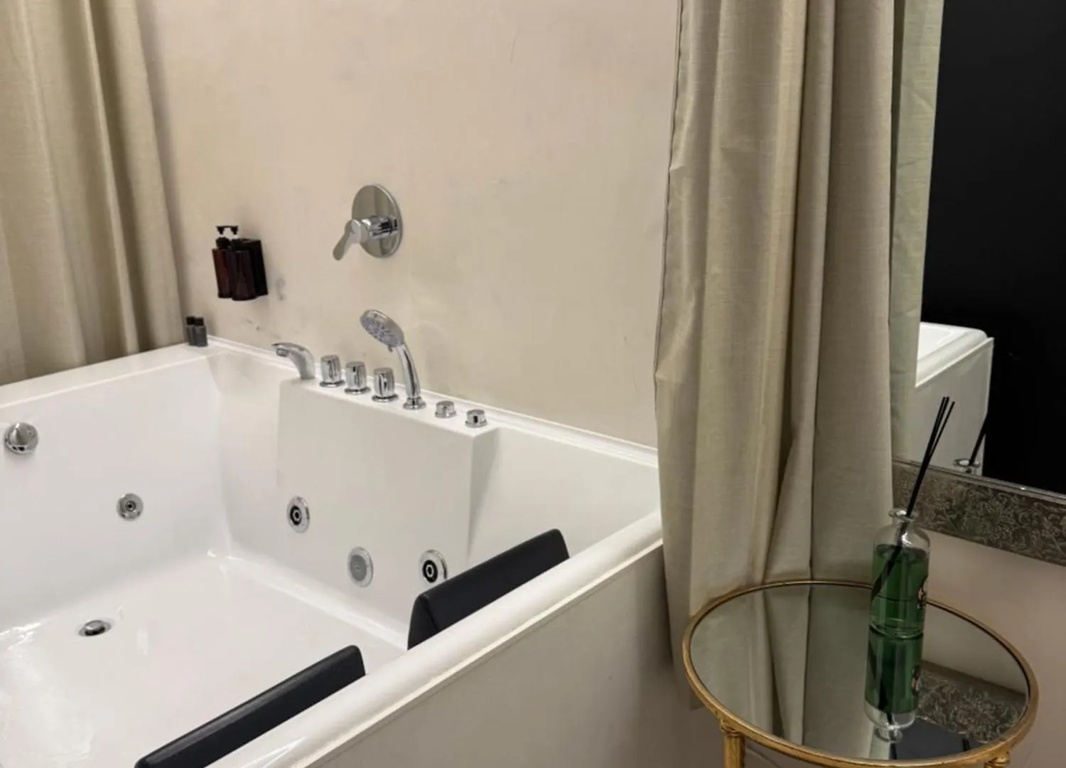 Les Chambres De Amelie B&B Bologna 3*,  Italia
