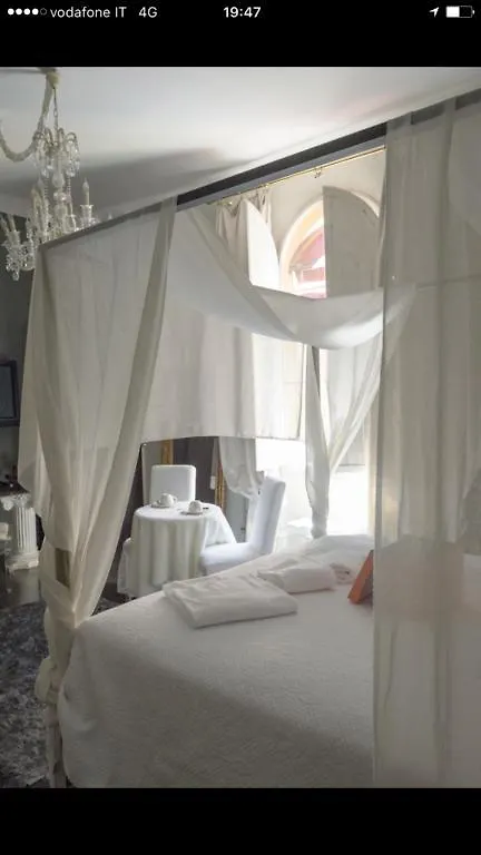 *** Bed & Breakfast Les Chambres De Amelie B&B Bologna Italia