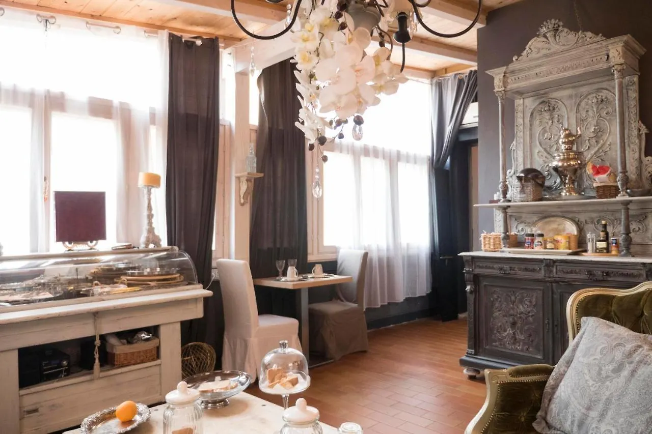 Les Chambres De Amelie B&B Bologna 3*,